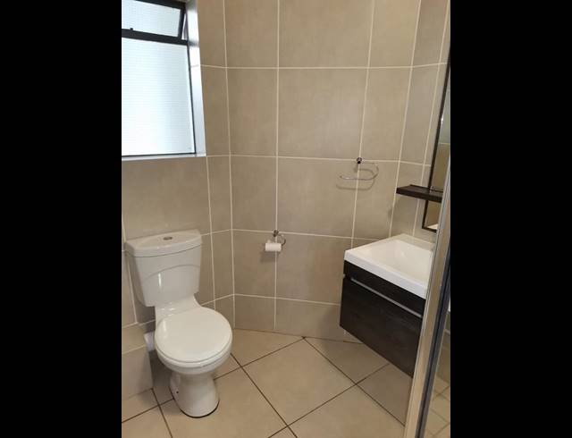 2 BEDROOM APARTMENT FOR SALE IN OLIVEDALE